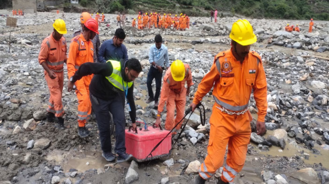 आपदा में फंसा उत्तरकाशी: 68 लोग लापता, हर्षिल झील ने बढ़ाई चिंता