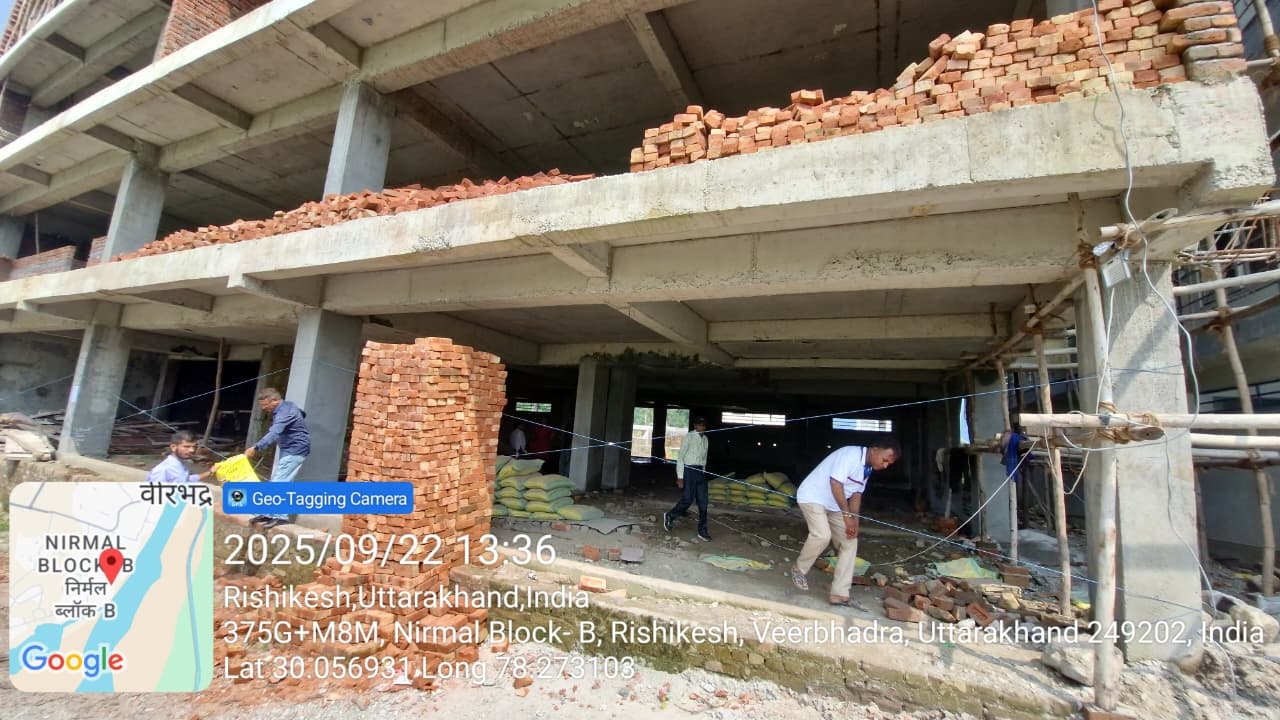 अवैध निर्माण पर एमडीडीए की बड़ी कार्रवाई, ऋषिकेश में बहुमंजिला भवन सील