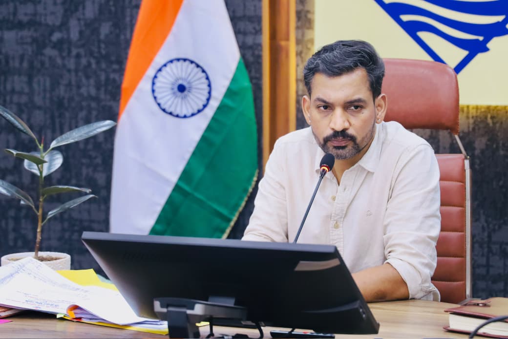 स्वतंत्रता दिवस की तैयारियों को लेकर डीएम डॉ0 आशीष चौहान ने की समीक्षा बैठक